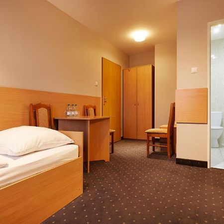 Hotel Wena Kielce Extérieur photo