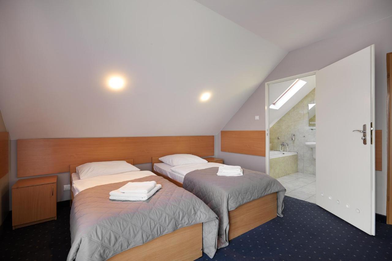 Hotel Wena Kielce Extérieur photo