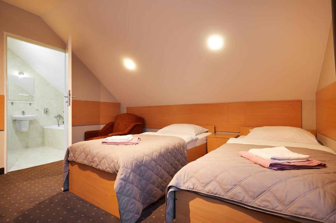 Hotel Wena Kielce Extérieur photo